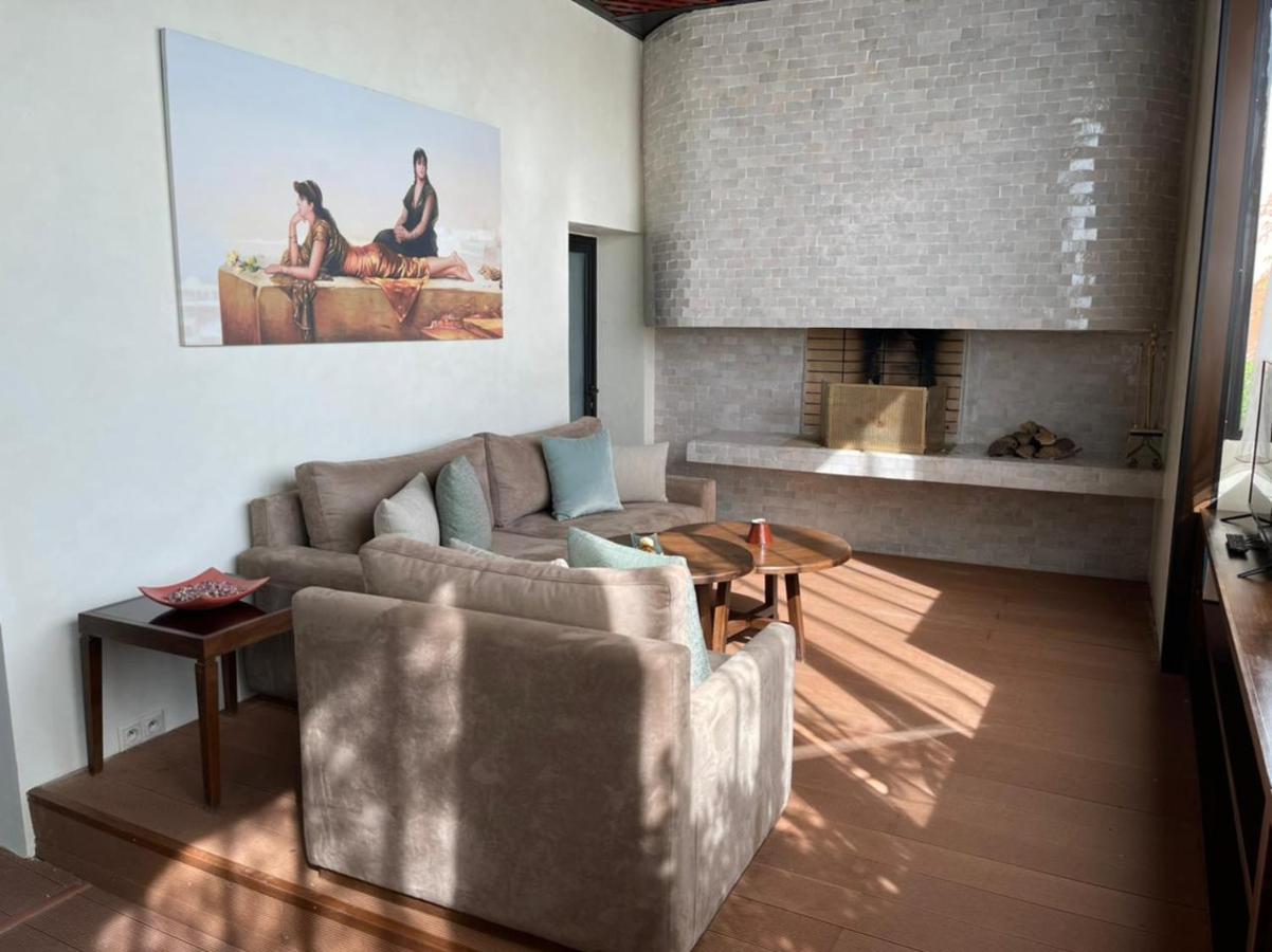Les Jardins De La Koutoubia Hotel Marrakesh Ngoại thất bức ảnh Living room at the 1960s house